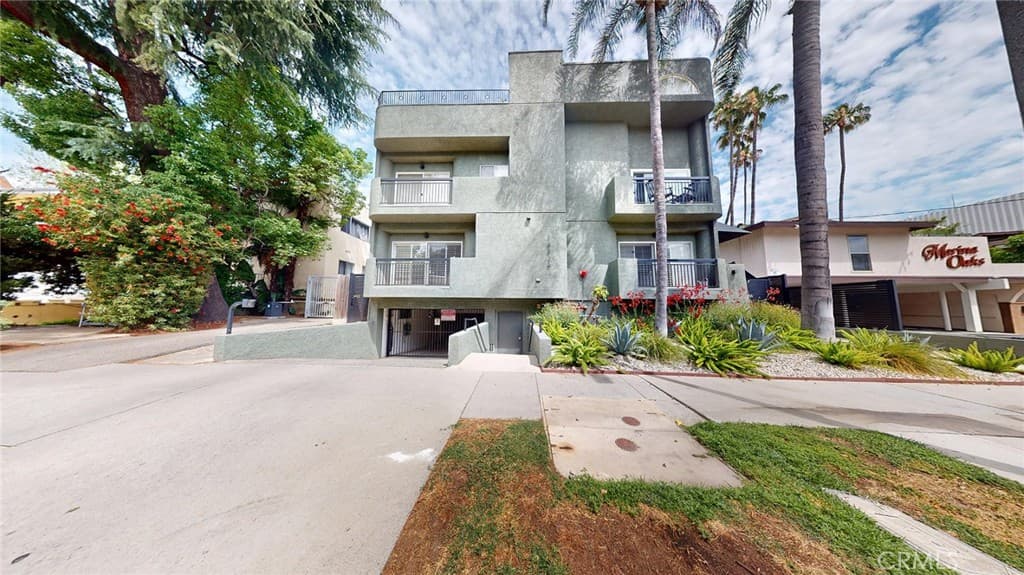 14919 Dickens Street 105