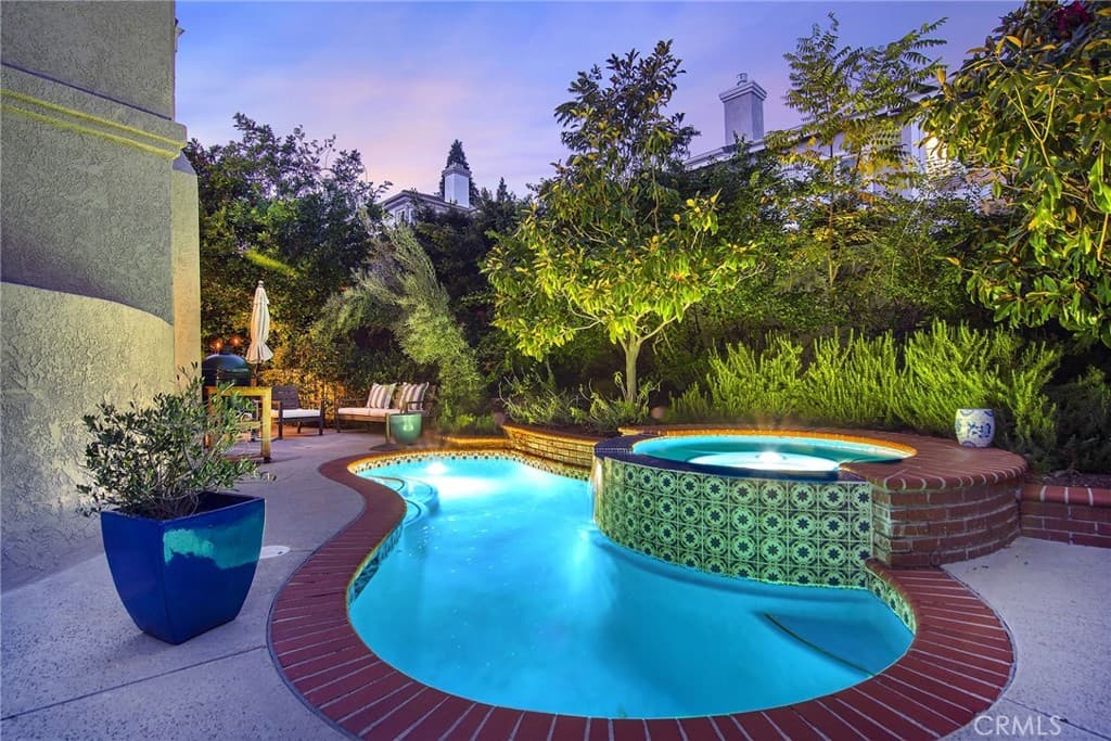 5535 Shadow Canyon