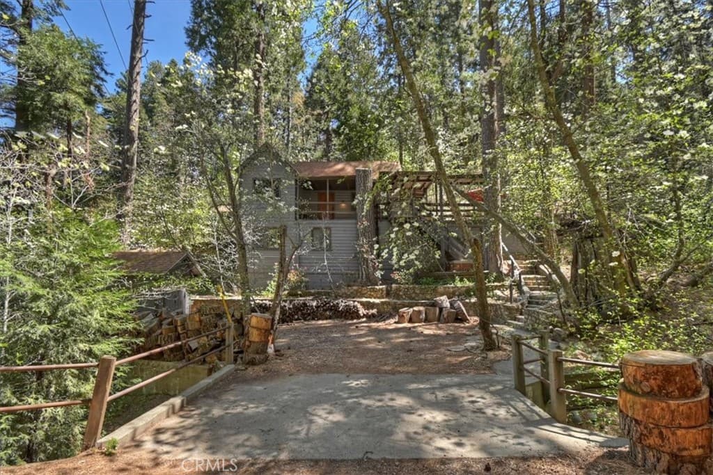 851 Cottage Grove