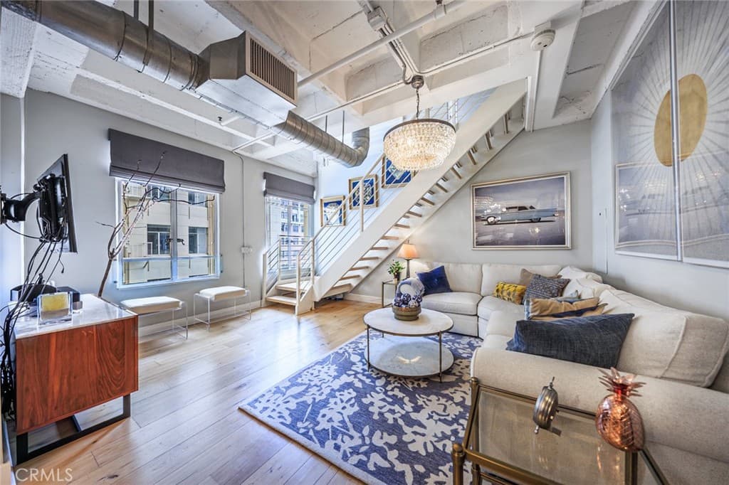 6253 Hollywood 707