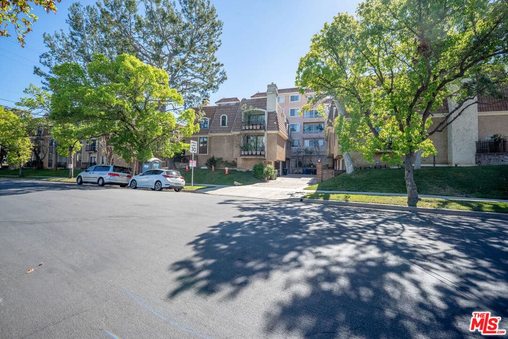 4368 W 8th Street 17