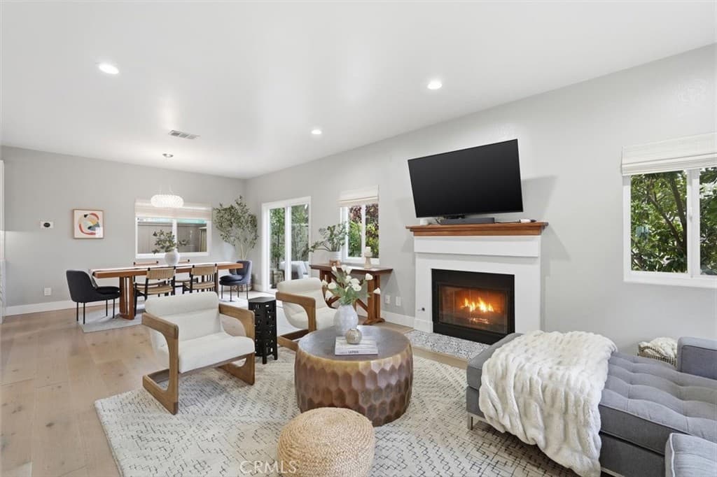 2220 Clark Ln #B