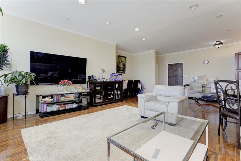 13941 Sherman Way Boulevard 401