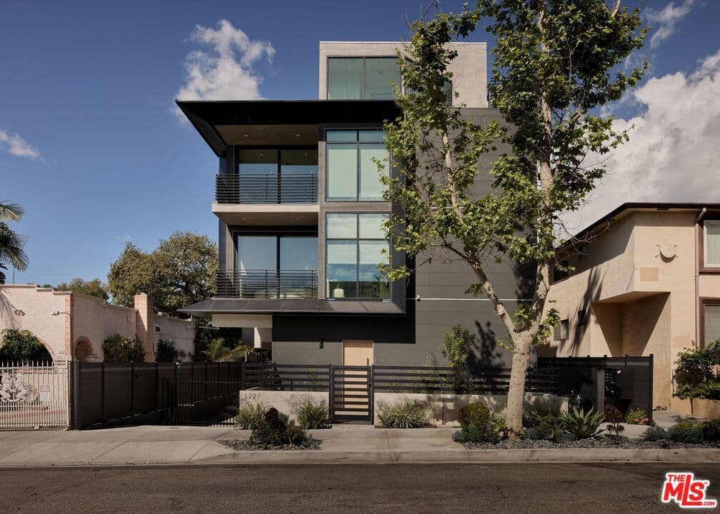 1227 N Formosa Avenue 1