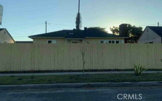 12208 Compton