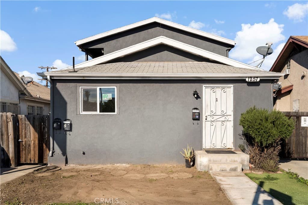1257 W Vernon