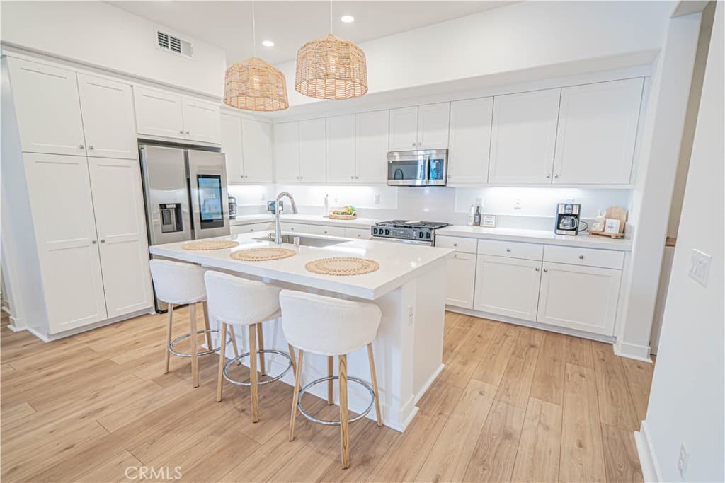 27212 Diamond Peak Lane 203