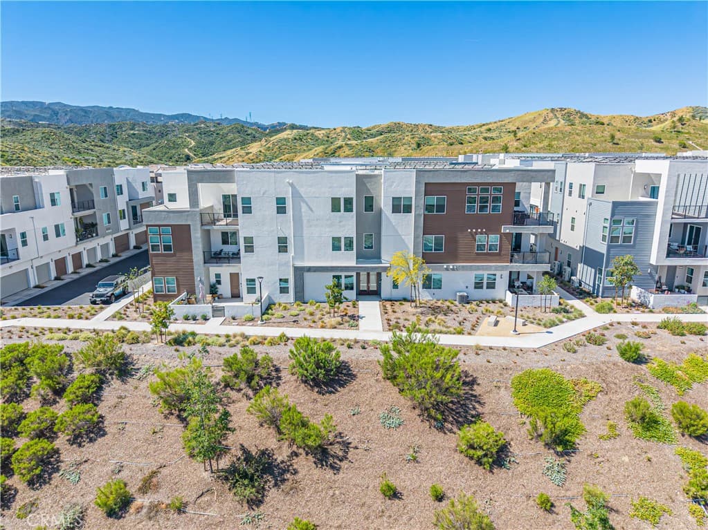 27212 Diamond Peak Lane 203