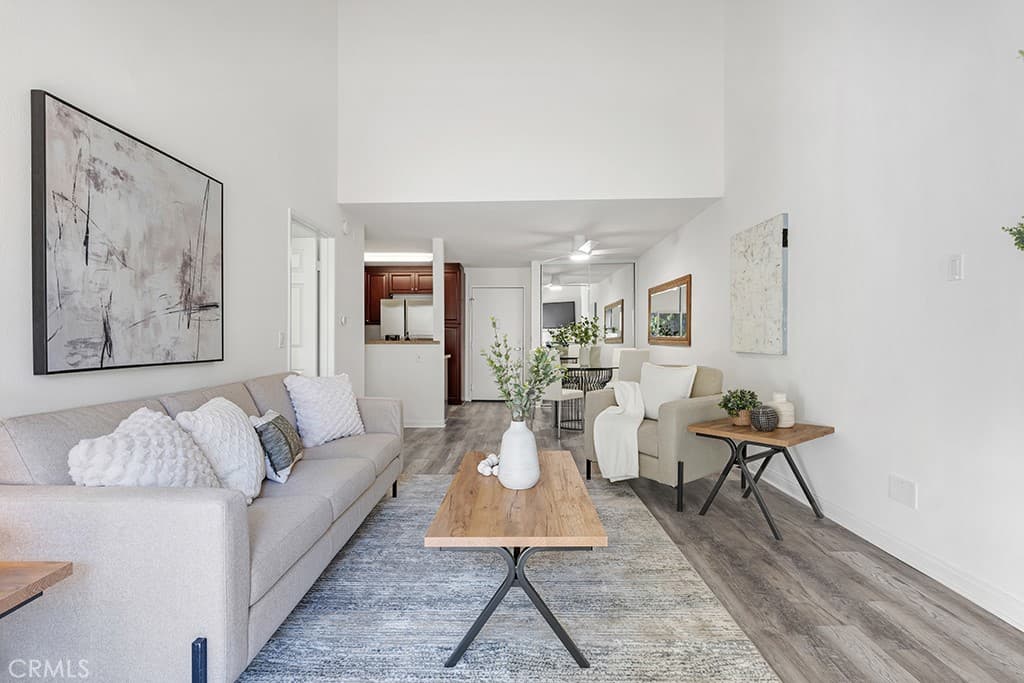 21500 Burbank 316