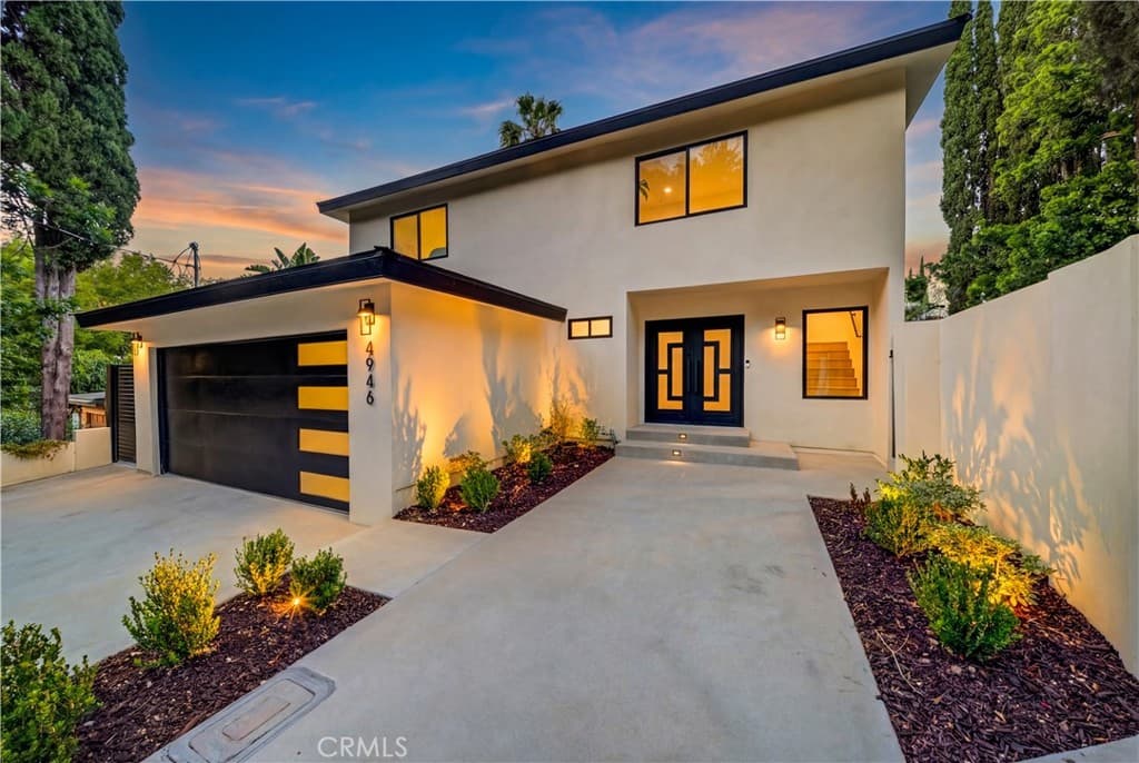 4946 Llano