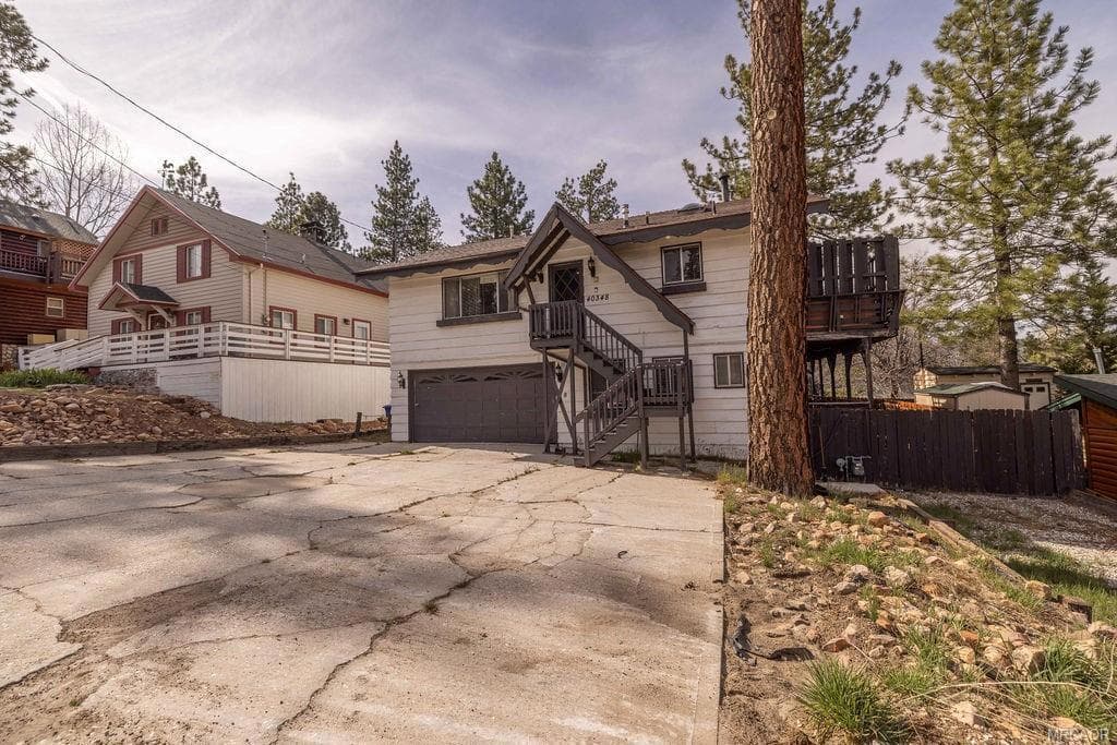 40348 Cliff Lane
