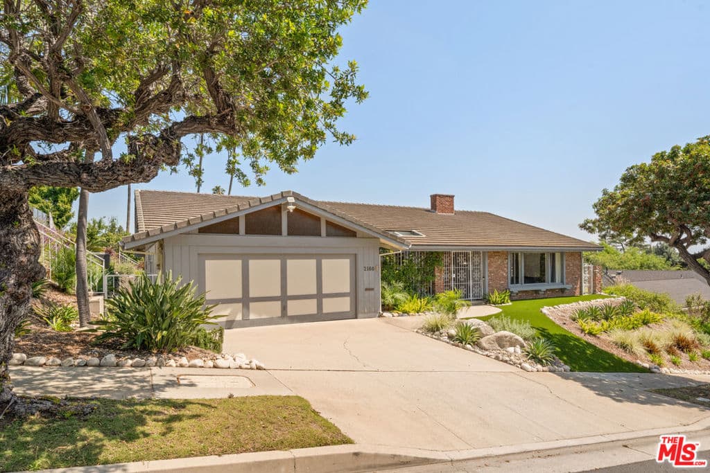 2160 Winona Boulevard