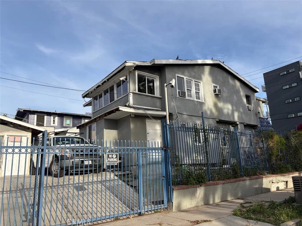 4917 Melrose