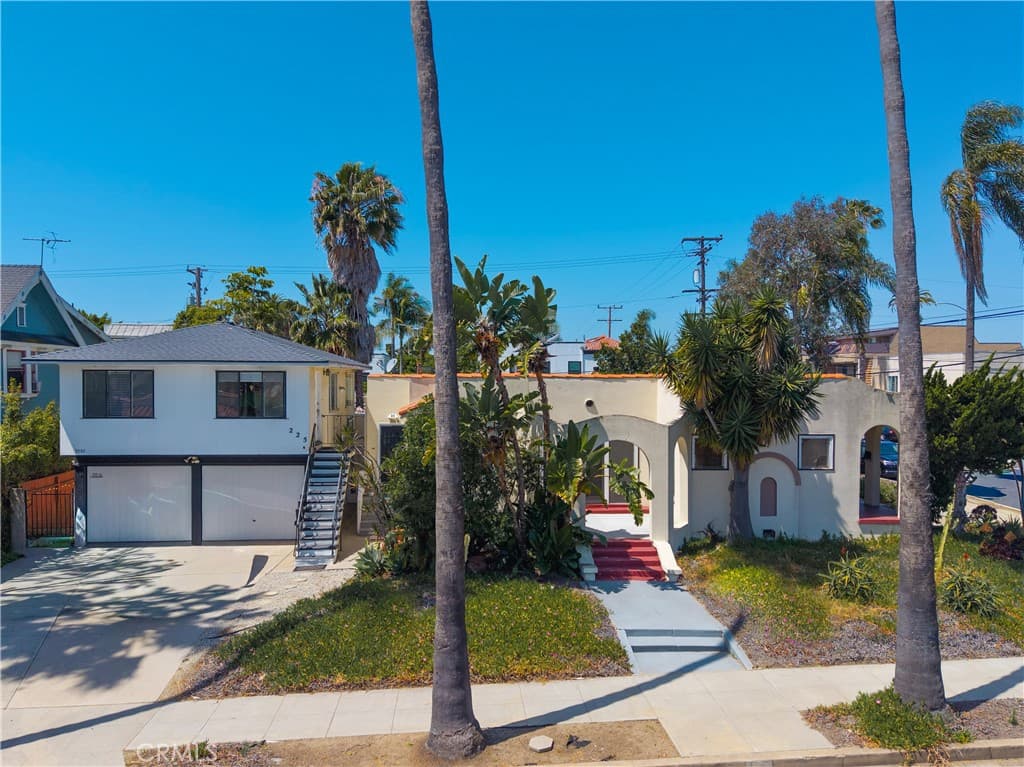 4124 E Broadway