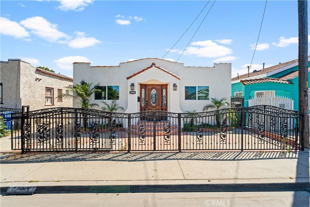 2502 Poplar