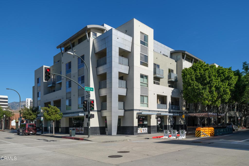 159 W Green Street 502A