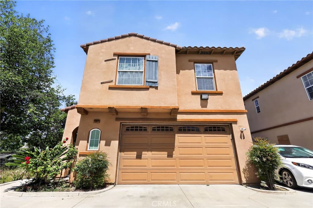 1350 S Towne
