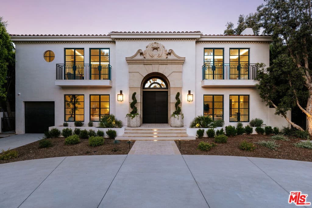 906 N Beverly Drive