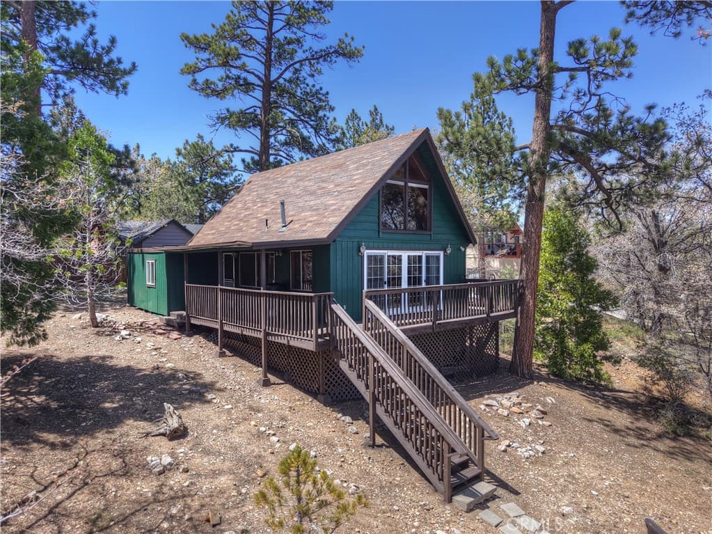 697 Villa Grove