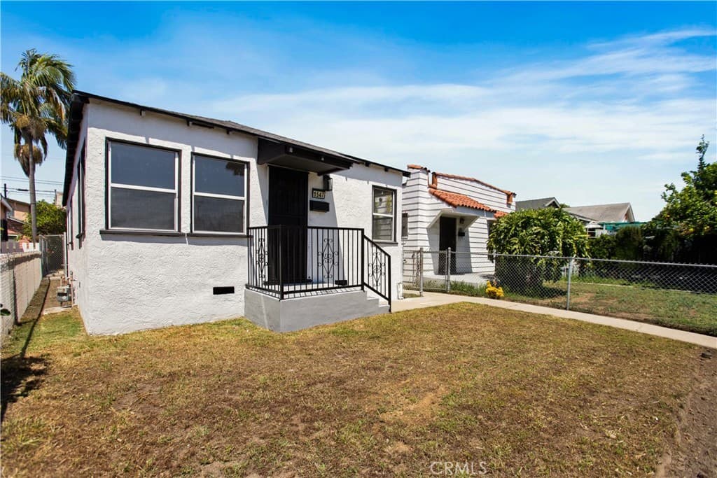 1547 W 60th Place