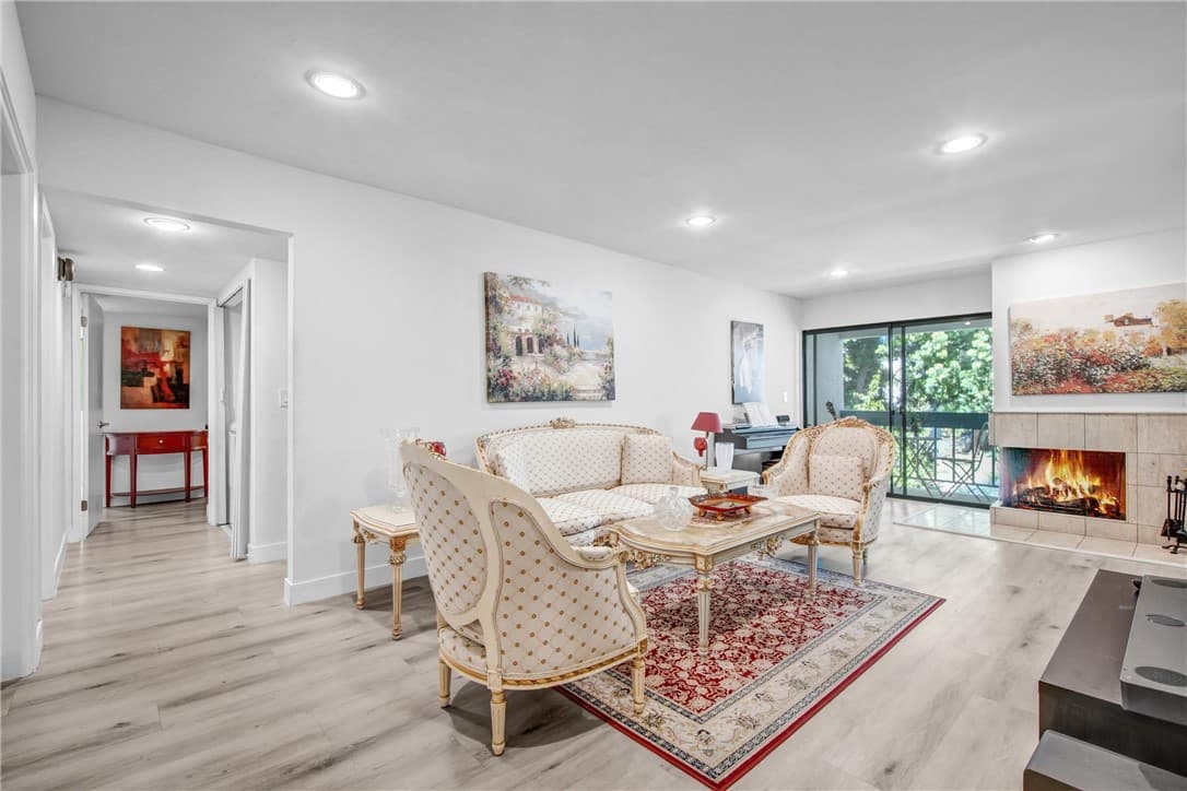 15335 Magnolia 215