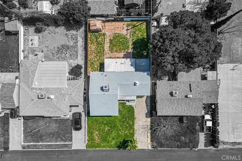 6821 Elmwood