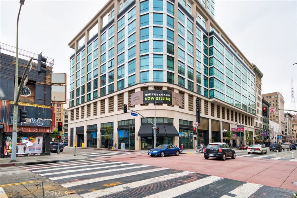 400 S Broadway 921