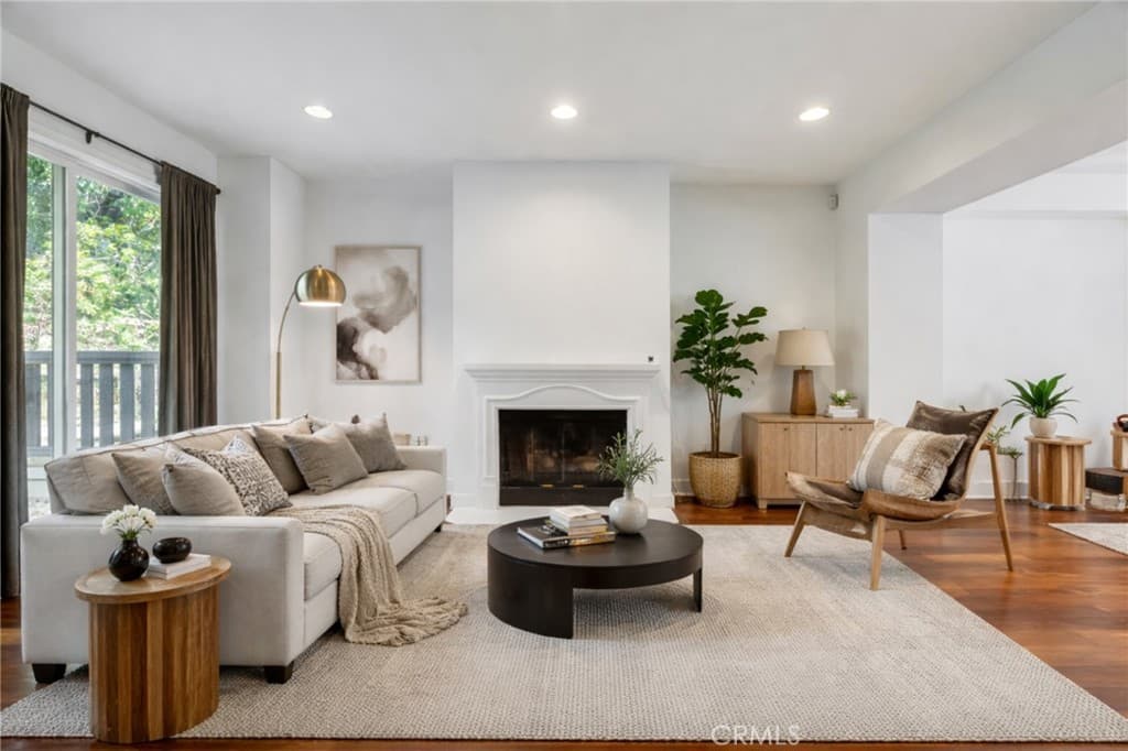 6300 Honolulu 205