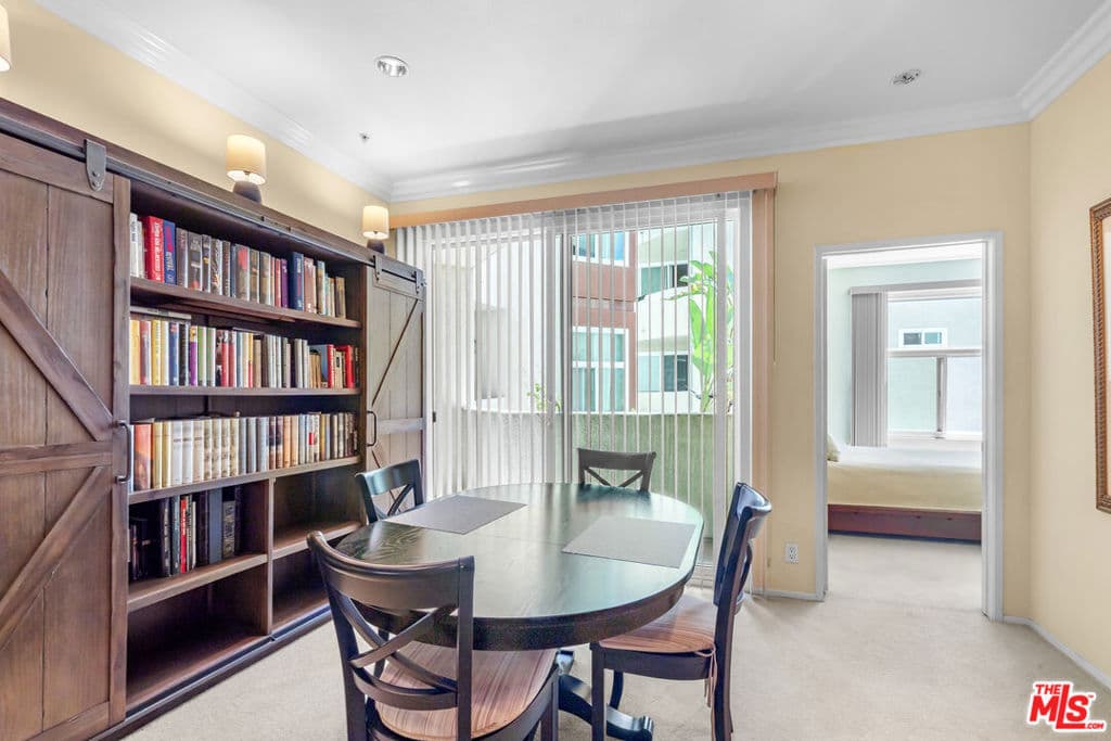 620 S Gramercy Place 222