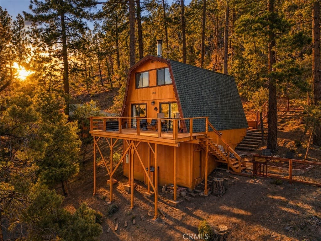 1916 Rustic Way