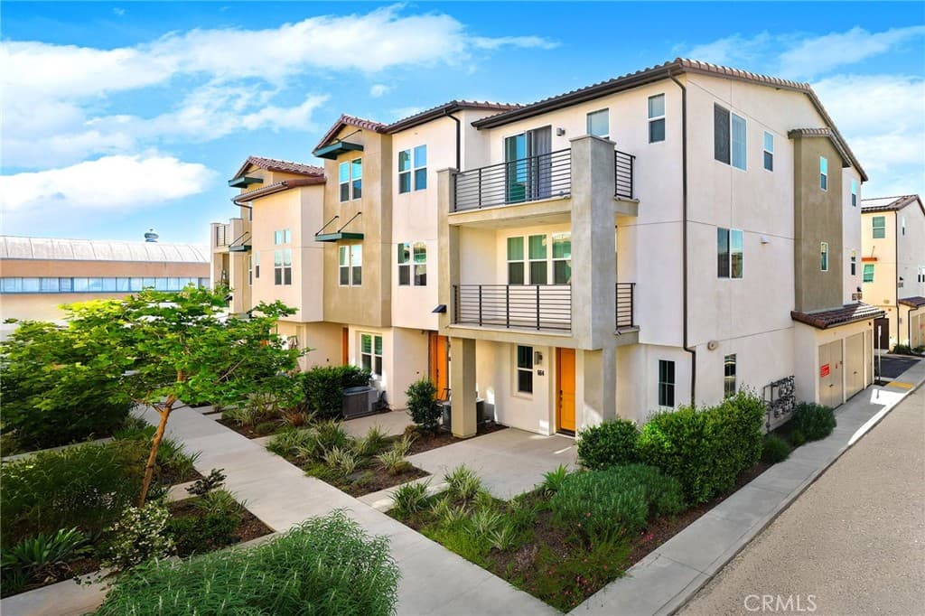 660 Sunrise St