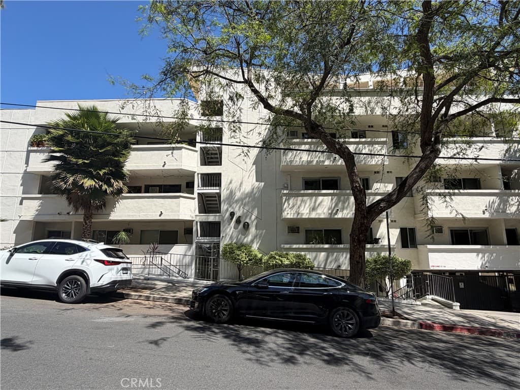 960 Larrabee