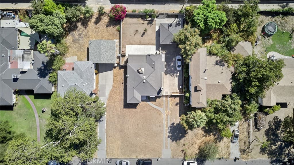 2777 Serrano