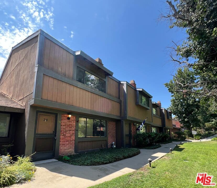 14456 Foothill Boulevard 28