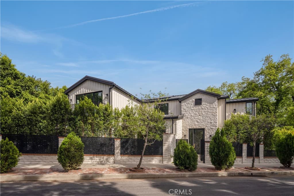 12085 Valleyheart Drive