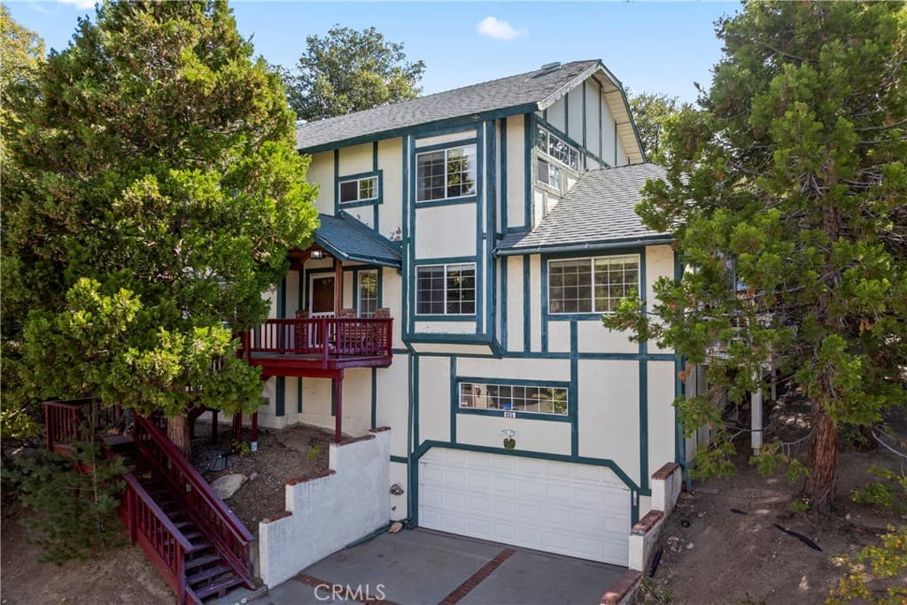 955 Teakwood Drive
