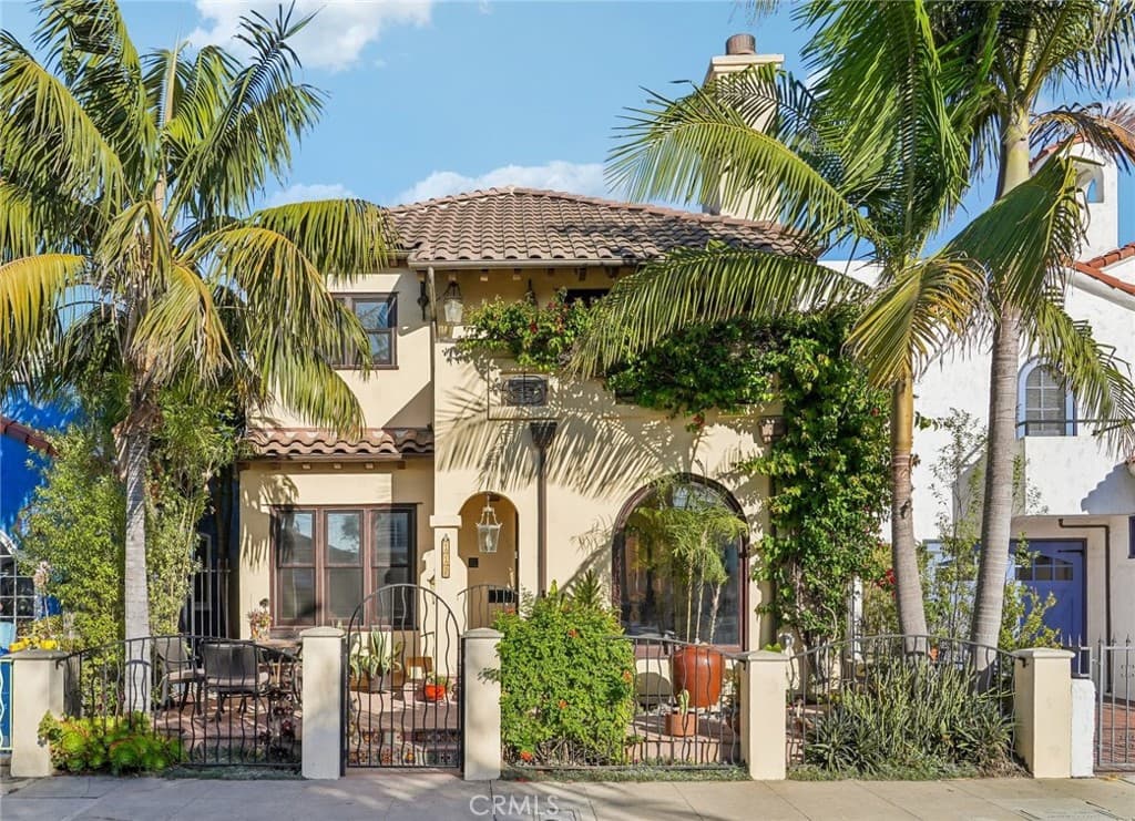 112 Santa Ana Avenue