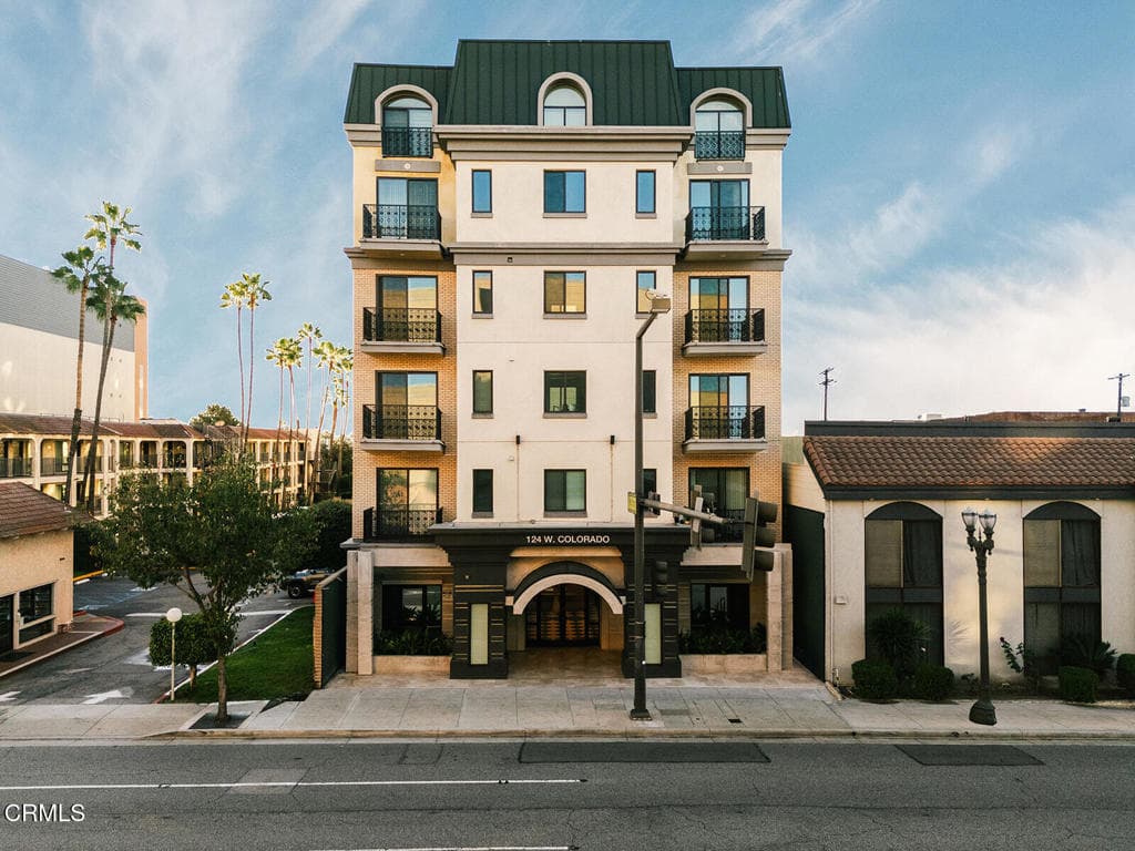 124 W Colorado Street 405