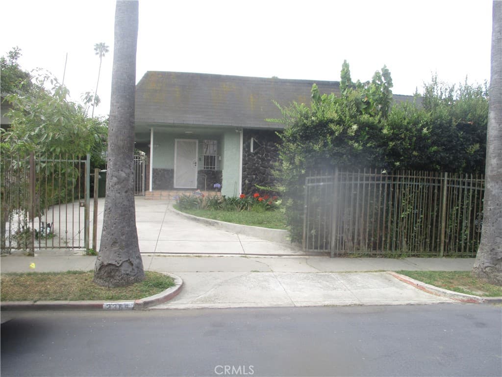 2384 W 30th