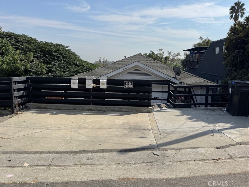 1566 Rollins