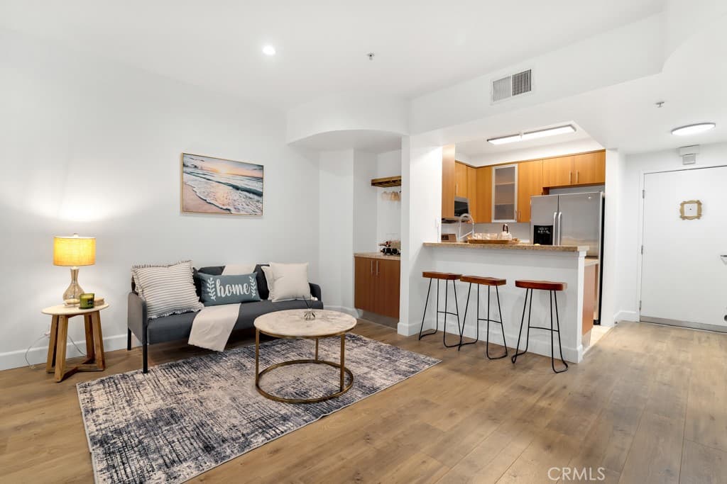 620 S Gramercy 338