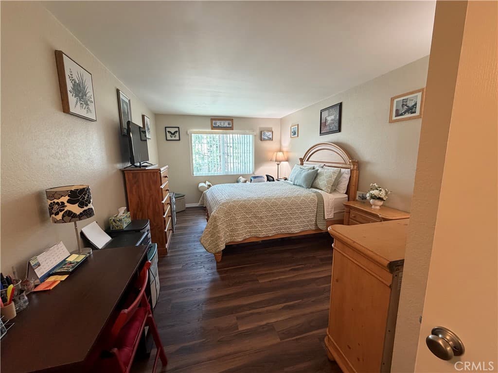 2599 Walnut 205