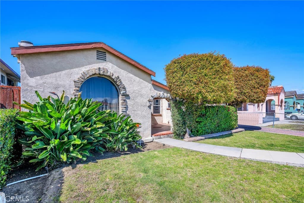 1617 W 80th Street