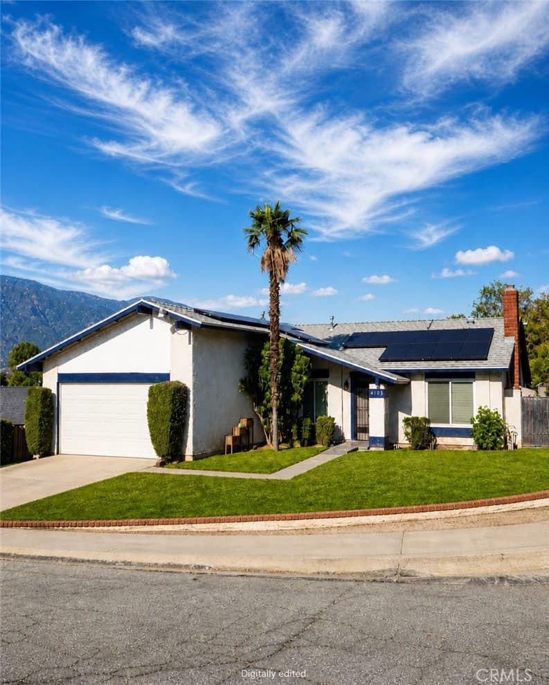 4305 Lakewood