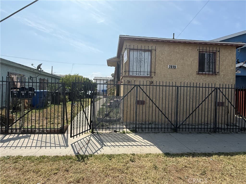 7819 S Hoover