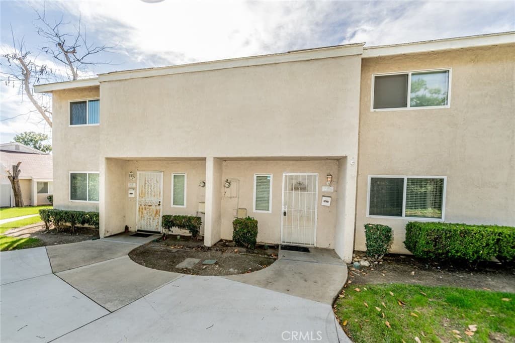 1436 N Elderberry