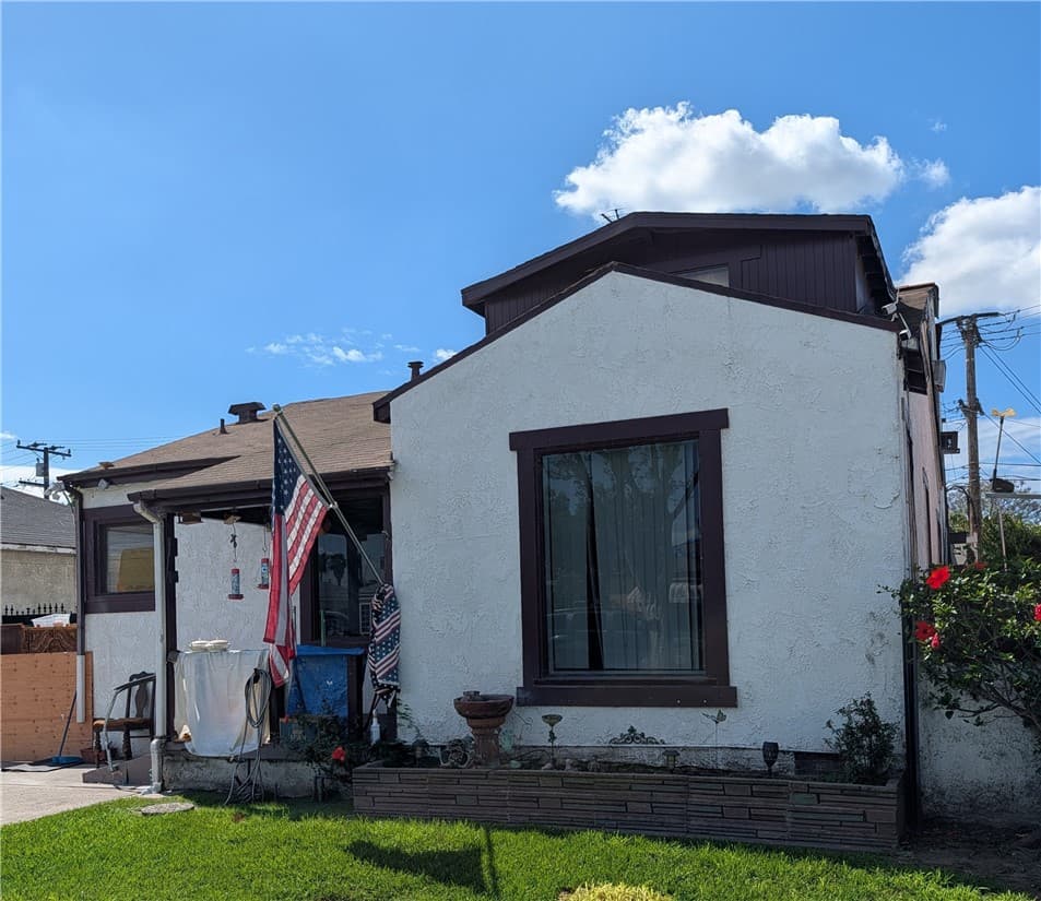 3816 Walnut