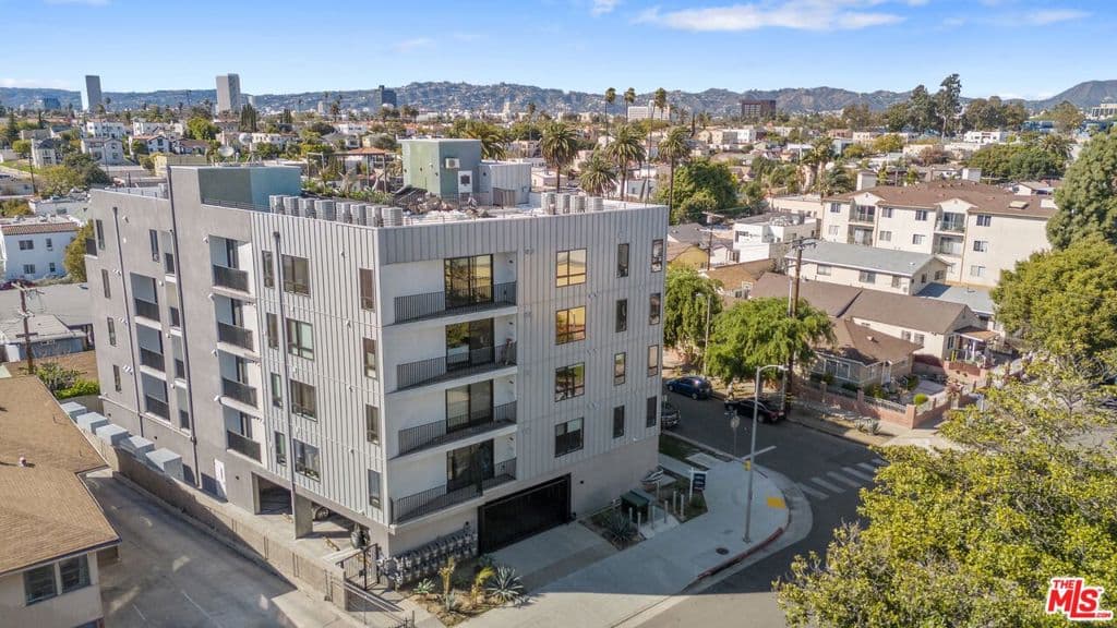 4506 Dockweiler Street 301
