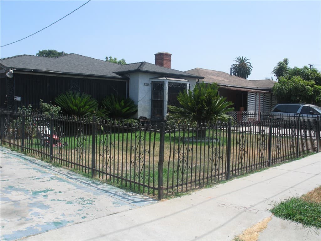 812 N Poinsettia Avenue