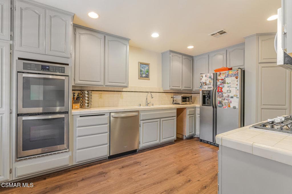 5200 White Oak Avenue 30